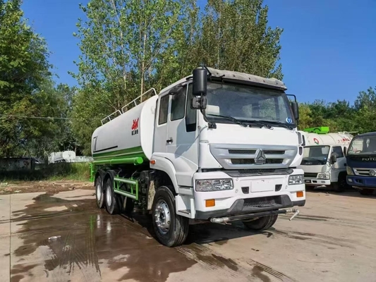 Camion d'arrosage de réservoir FAW Dongfeng Sinotruk HOWO Shacman Route Sprinkler Véhicule sanitaire 20000/30000L 6X4 Camion-citerne de lait lourd Camion-citerne d'eau potable Prix