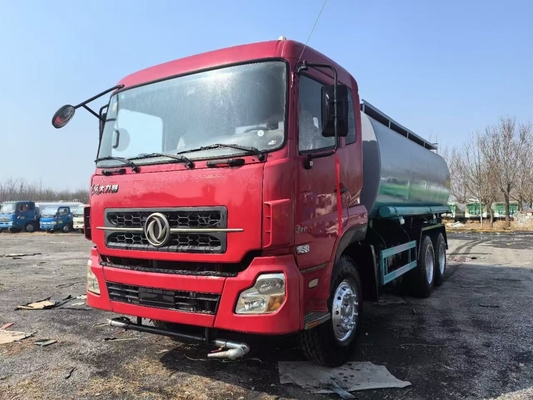 Camion d'arrosage de réservoir FAW Dongfeng Sinotruk HOWO Shacman Route Sprinkler Véhicule sanitaire 20000/30000L 6X4 Camion-citerne de lait lourd Camion-citerne d'eau potable Prix